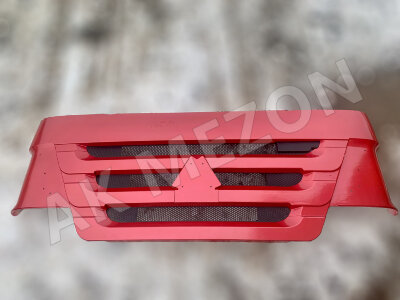 Капот с решеткой радиатора красный (2010) HOWO A5