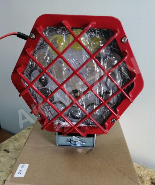Фара светодиодная 16 LED (красная решетка) 12/24V 48W